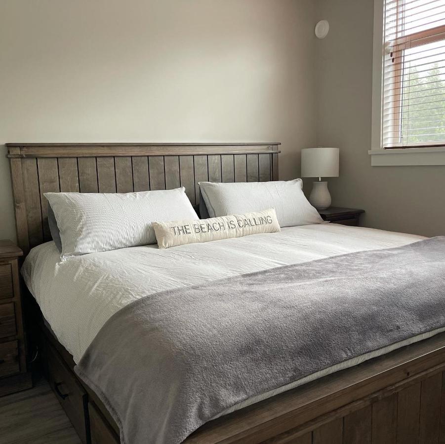 Вилла Port Renfrew Oceanfront Retreat Экстерьер фото